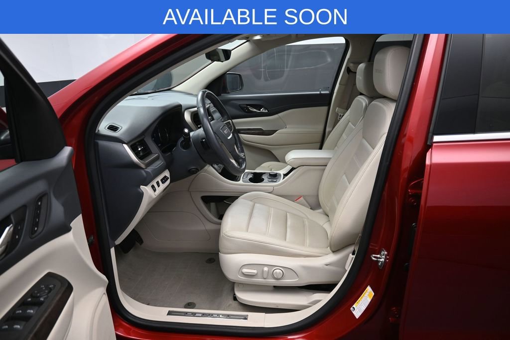 Used 2021 GMC Acadia Denali w/ Denali Ultimate Package AWD/4WD image 9