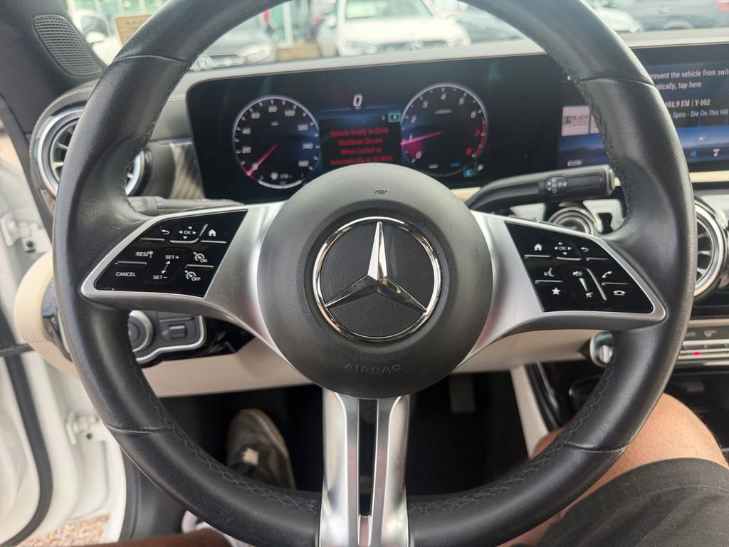 Used 2025 Mercedes-Benz CLA 250 w/ Exclusive Package image 23