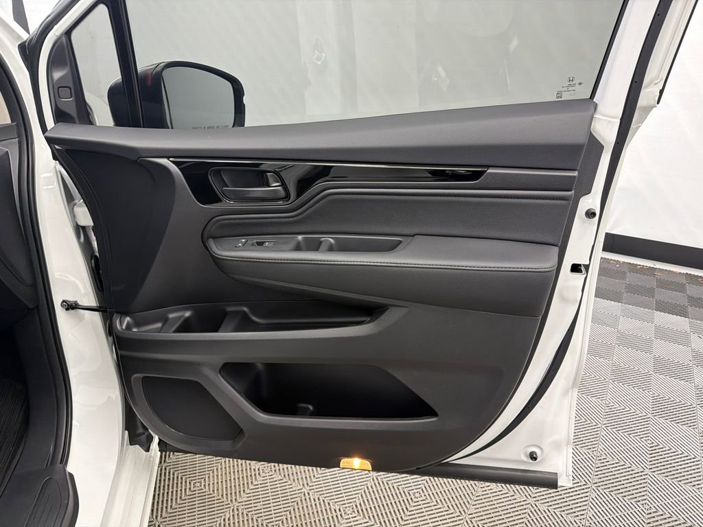 New 2026 Honda Odyssey Touring image 16