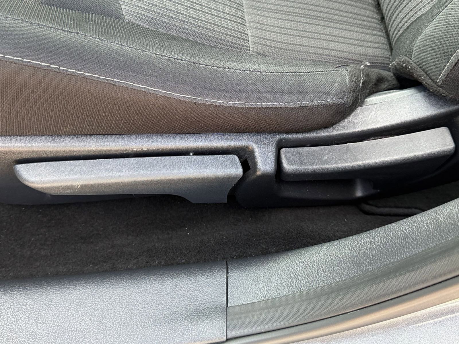 Used 2025 Nissan Sentra SV image 22