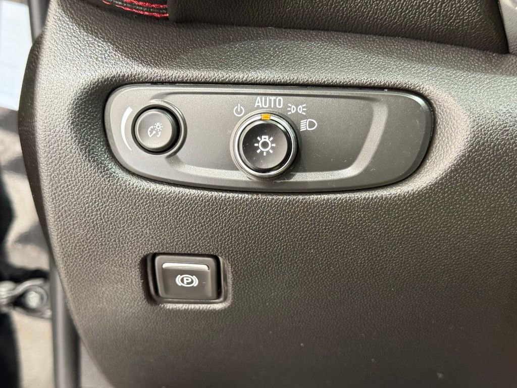 Used 2025 Chevrolet Blazer RS image 33