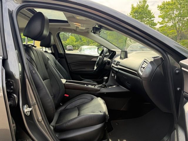 Used 2018 MAZDA MAZDA3 Grand Touring w/ Premium Equipment Package FWD image 29
