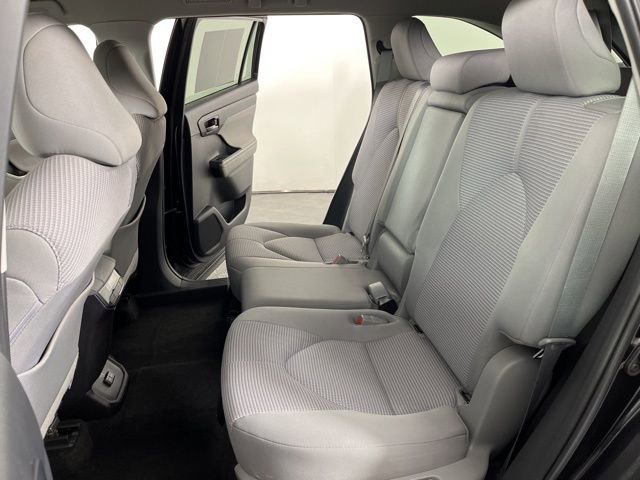Used 2023 Toyota Highlander L image 45