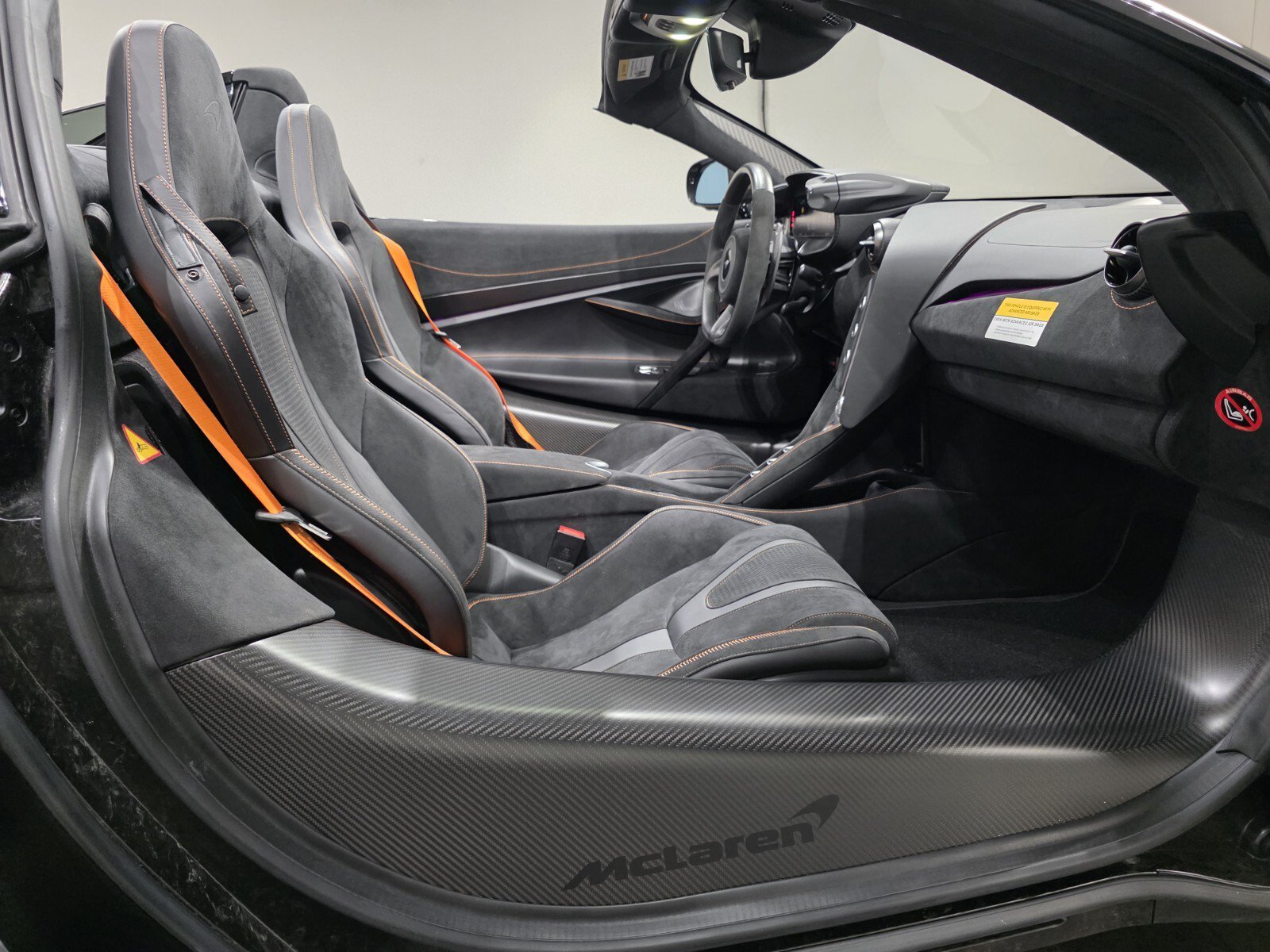 Used 2025 McLaren 750S Spider RWD image 26