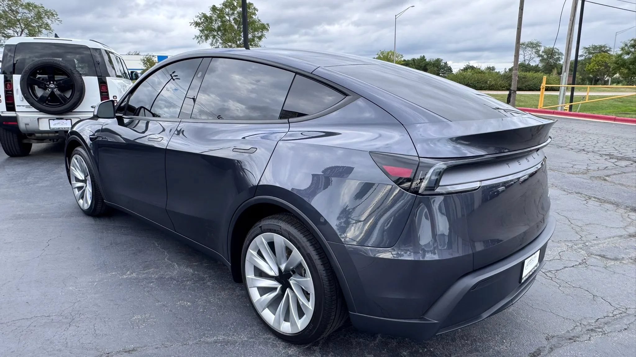 Used 2026 Tesla Model Y AWD image 6