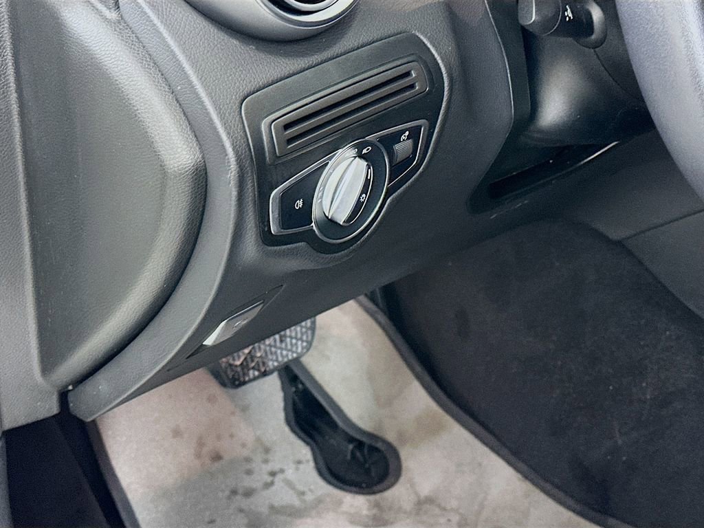 Used 2022 Mercedes-Benz GLC 300 4MATIC image 10