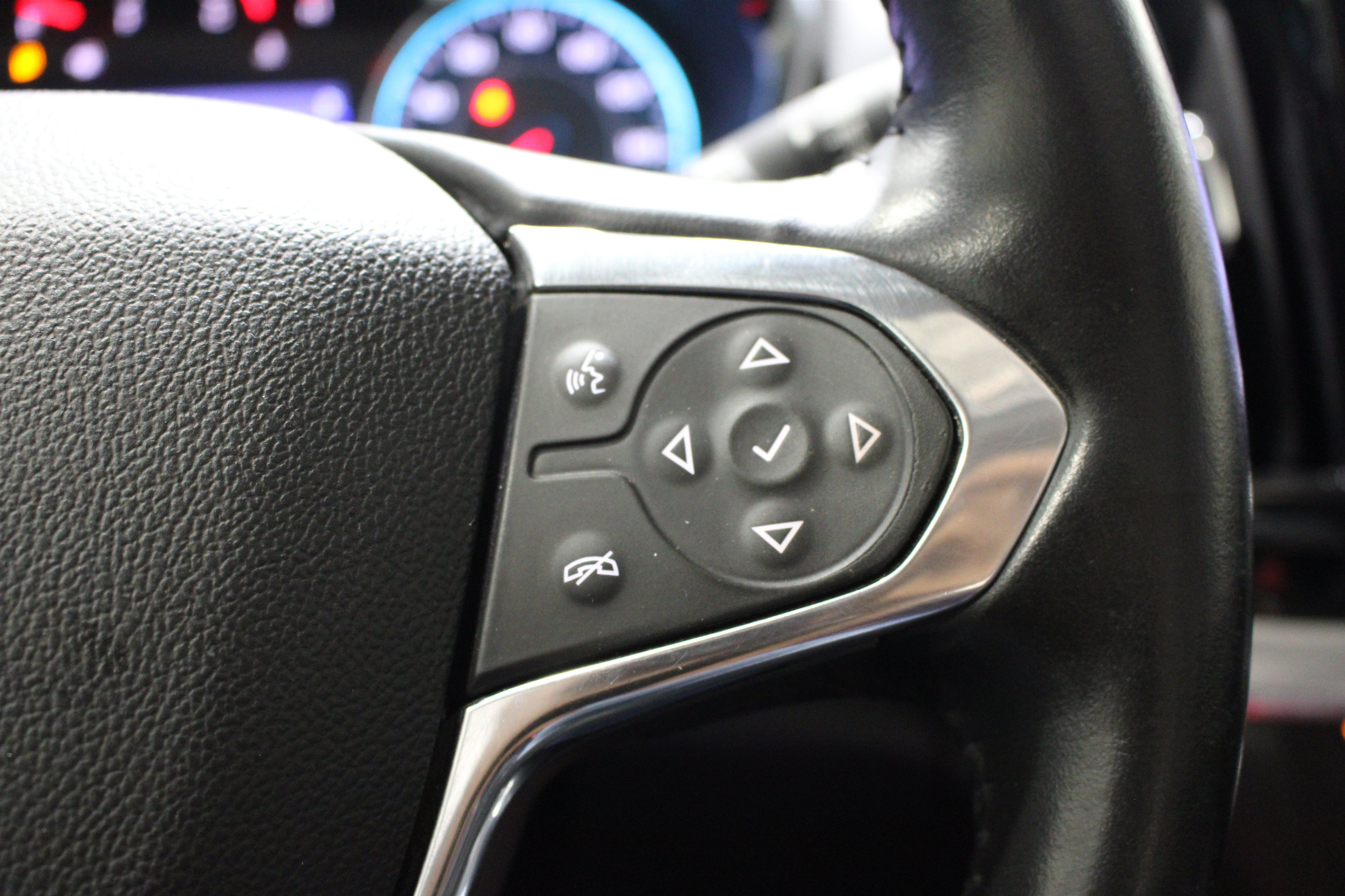 Used 2020 Chevrolet Traverse Premier w/ Redline Edition FWD image 14