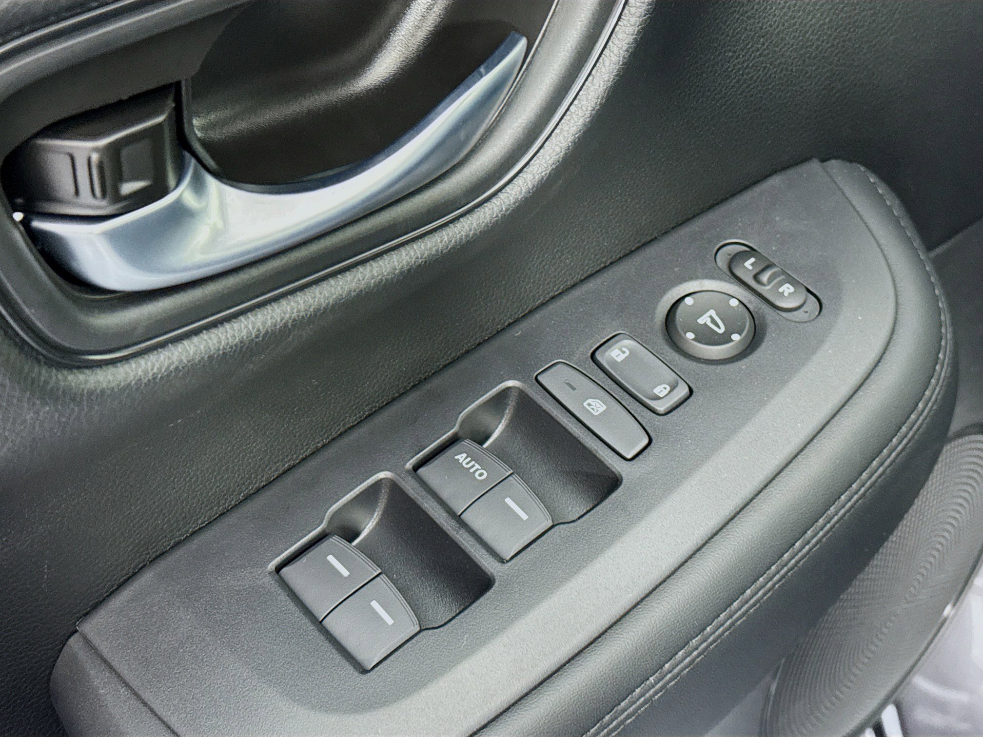 New 2026 Honda HR-V LX image 17