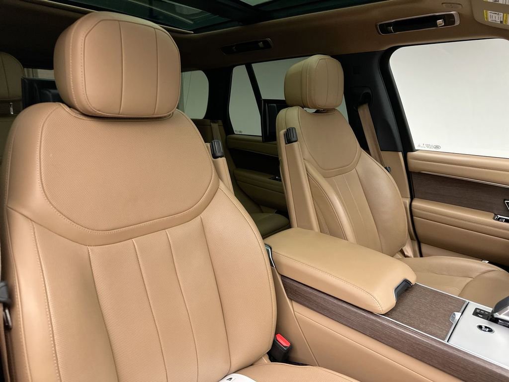 Used 2024 Land Rover Range Rover SE image 6