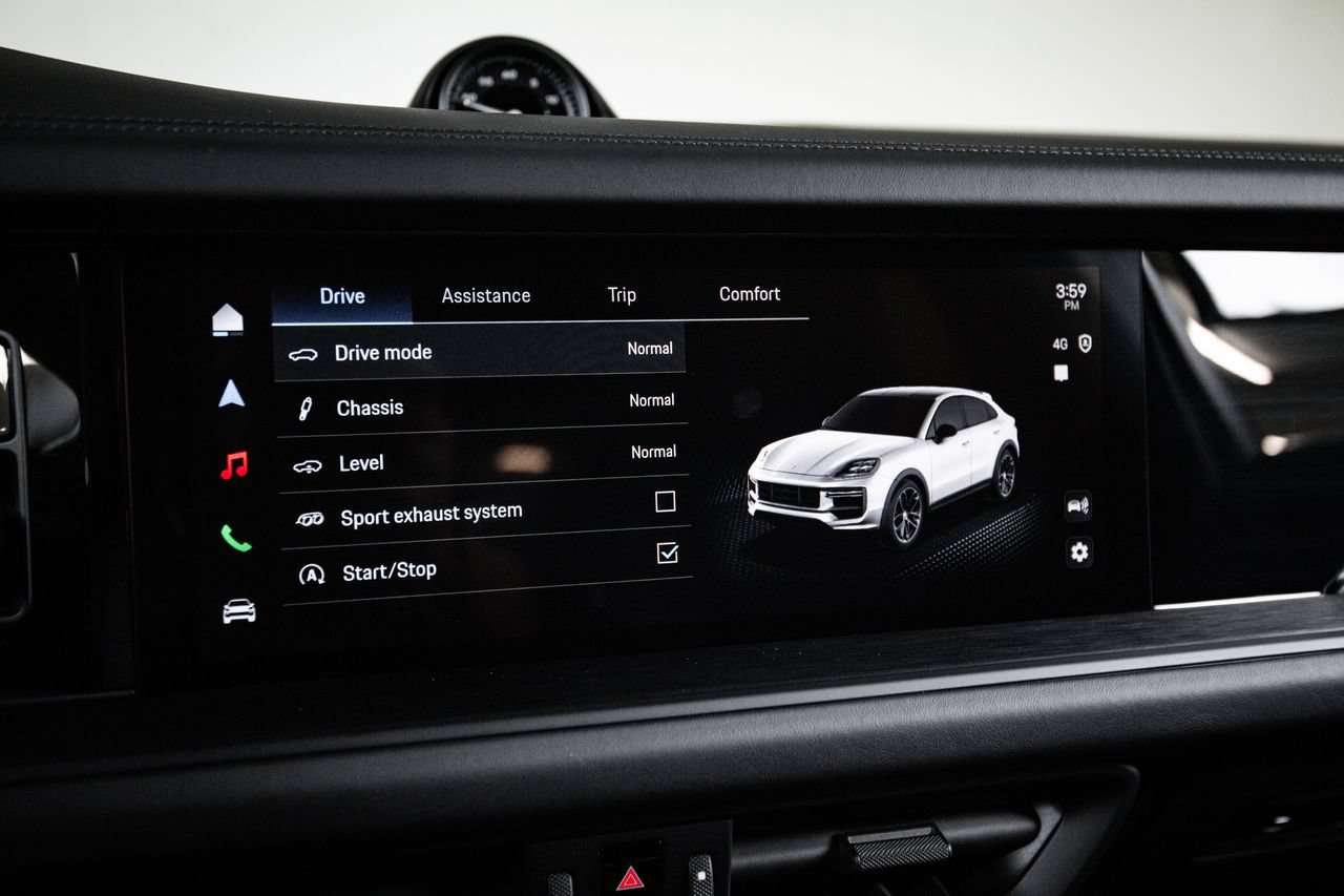 Certified 2025 Porsche Cayenne GTS AWD/4WD image 18
