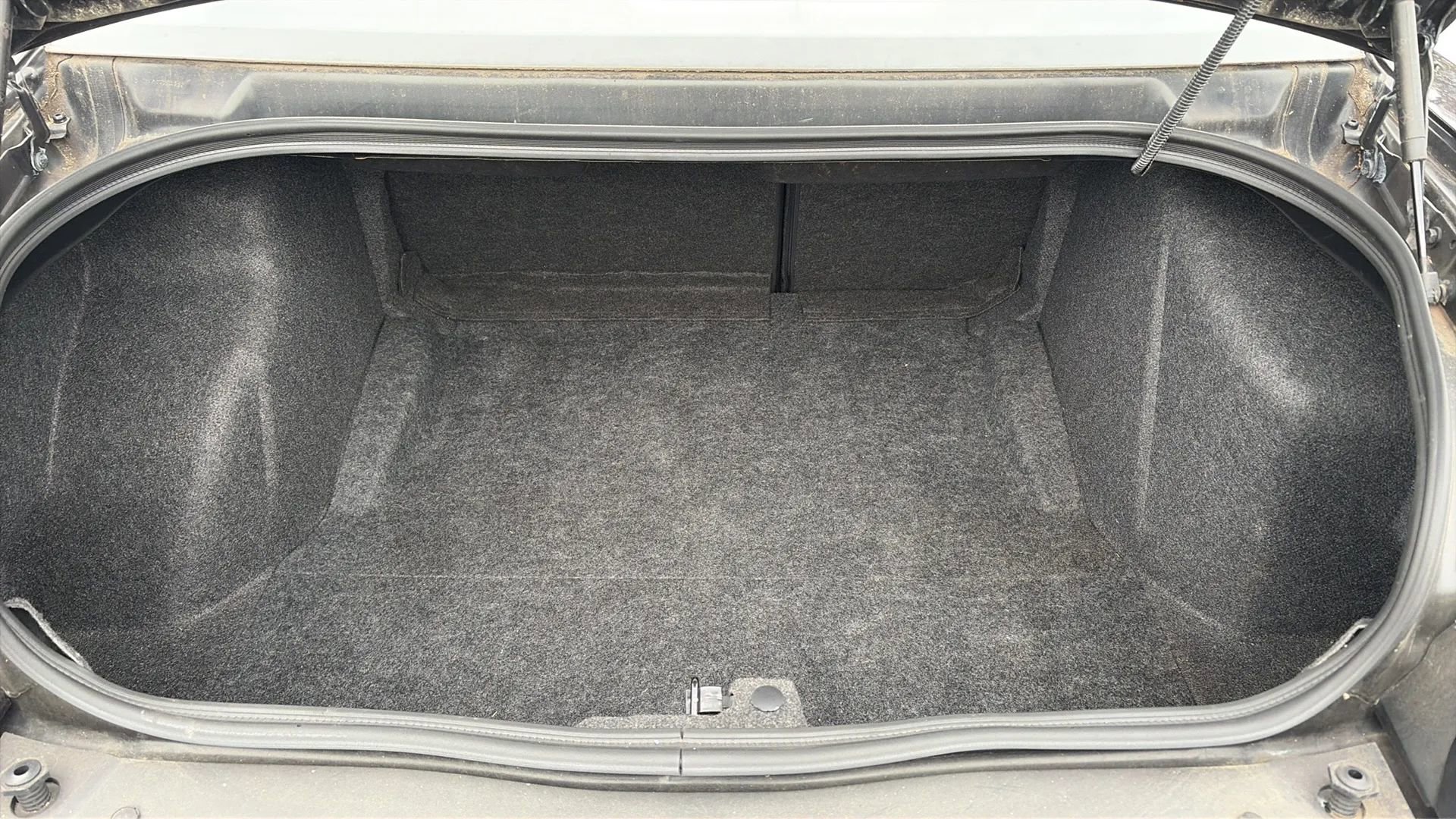 Used 2009 Dodge Challenger SE image 47