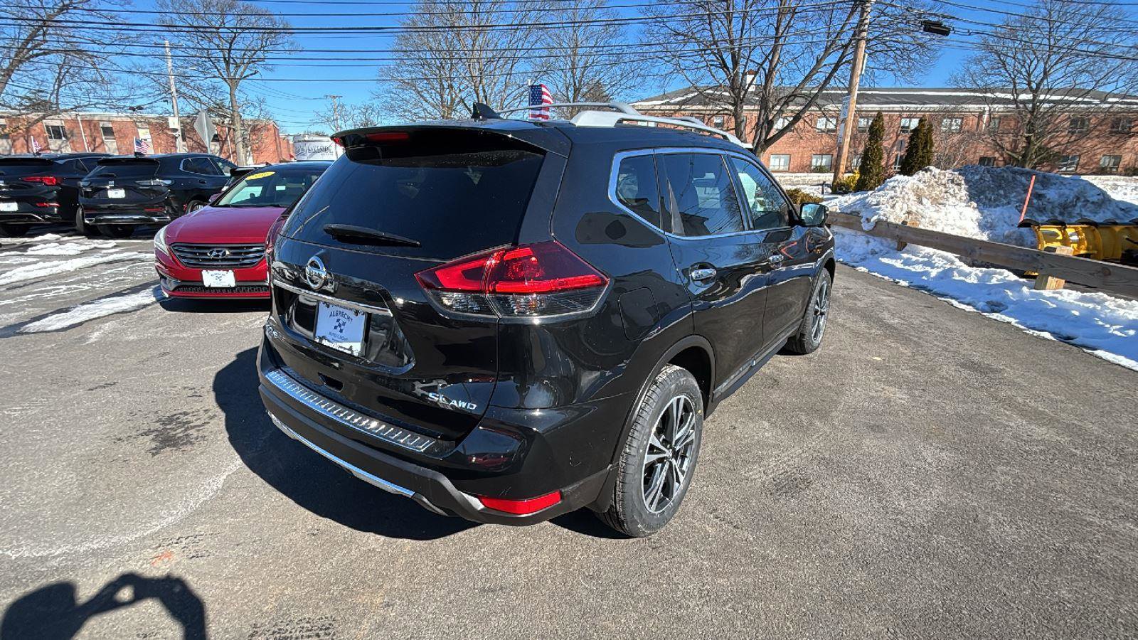 Used 2018 Nissan Rogue SL w/ Premium Package image 7