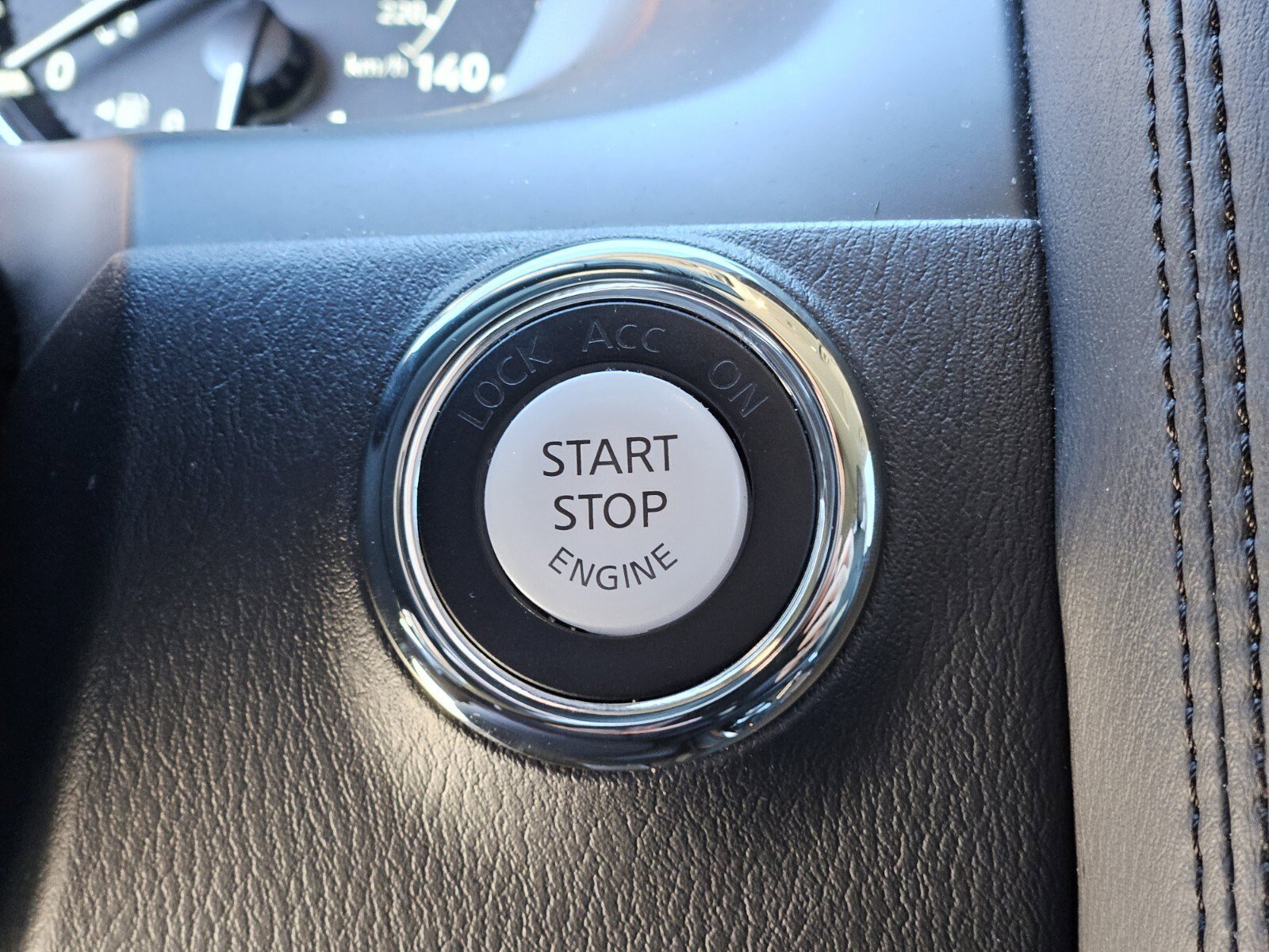 Used 2022 Nissan Armada SL w/ Captain's Chairs Package image 25