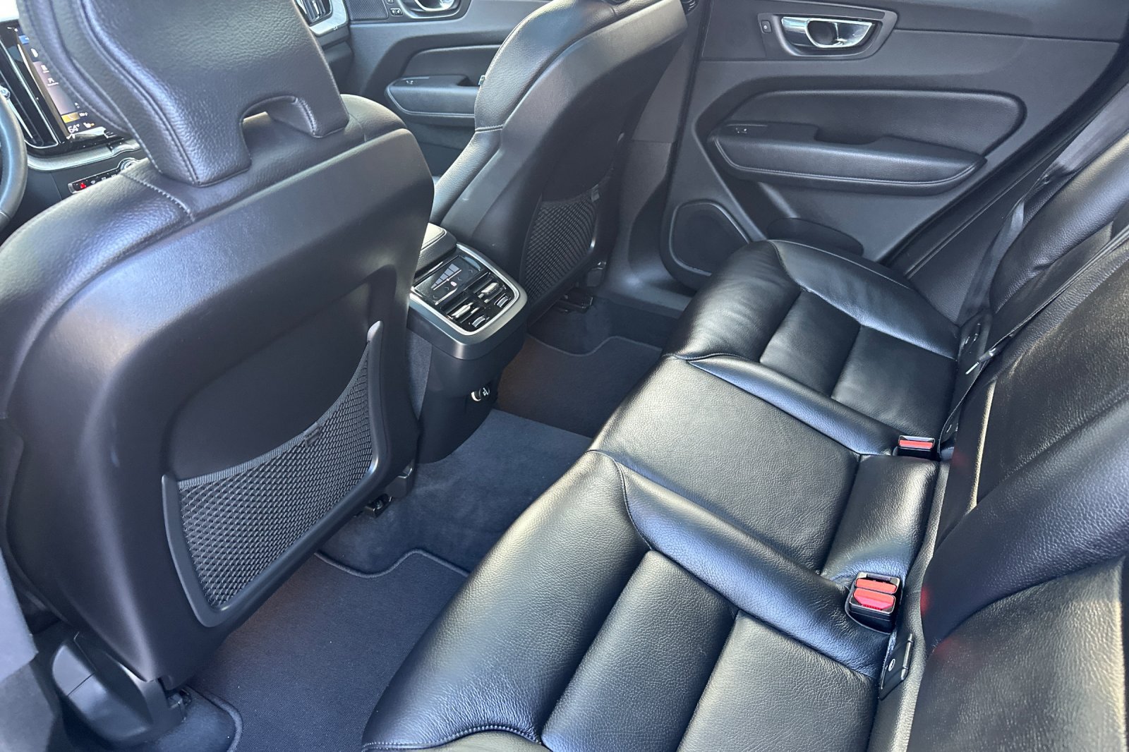Used 2020 Volvo XC60 T6 Inscription AWD/4WD image 13