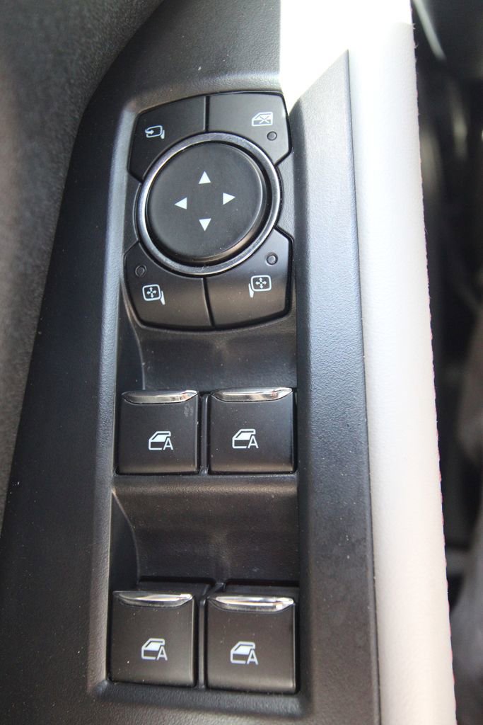 Used 2025 Ford Expedition Active AWD/4WD image 26