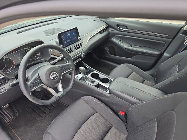 Used 2024 Nissan Altima 2.5 SV image 21