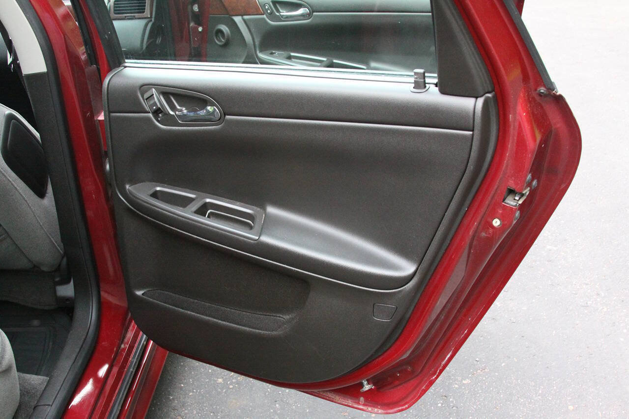 Used 2009 Chevrolet Impala LT FWD image 20