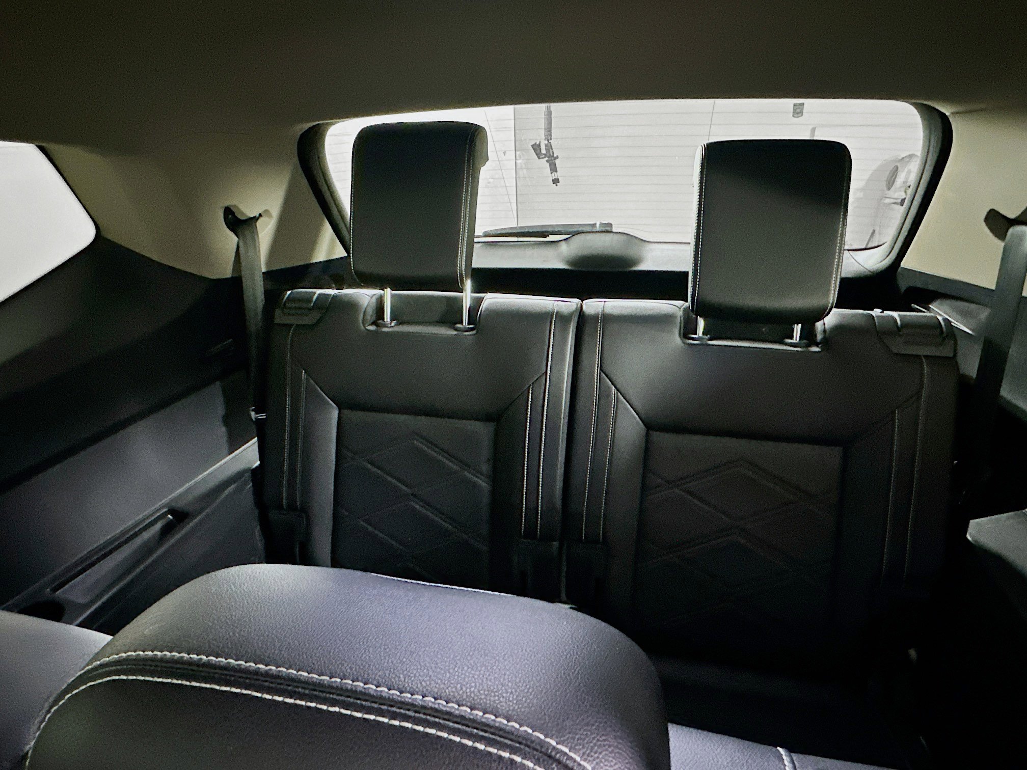 Used 2025 Volkswagen Atlas SE image 28