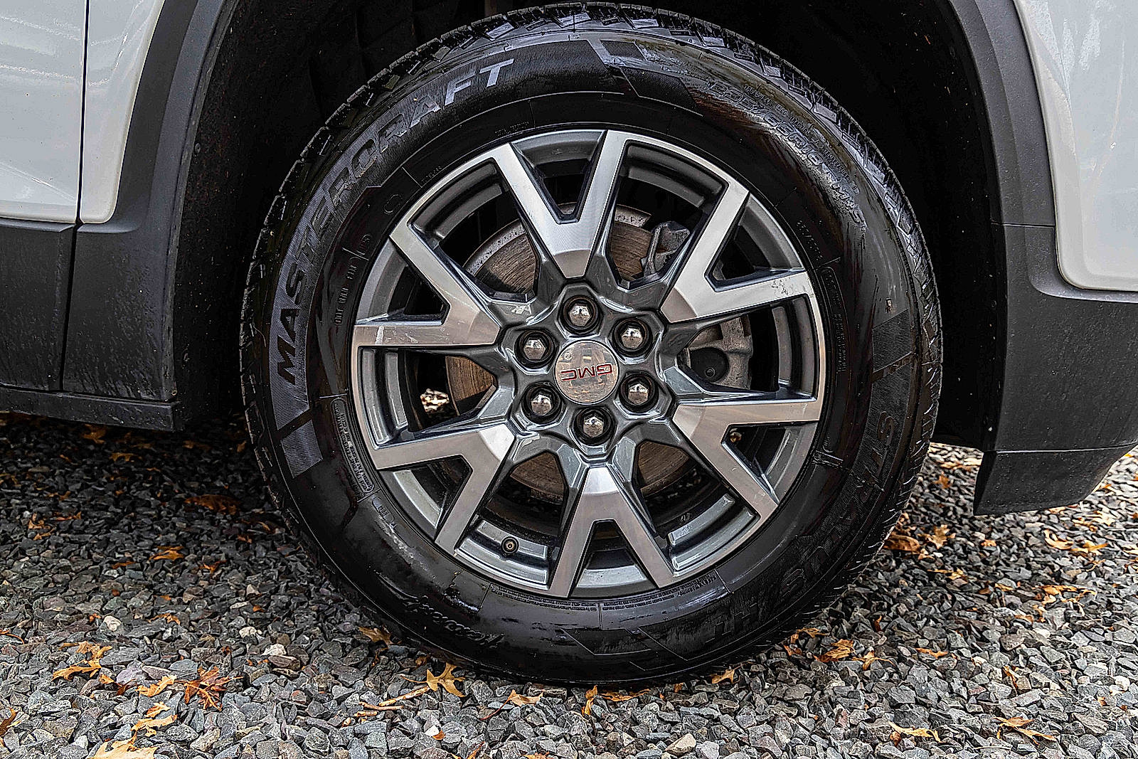 Used 2023 GMC Acadia SLT w/ LPO, Floor Liner Package image 27