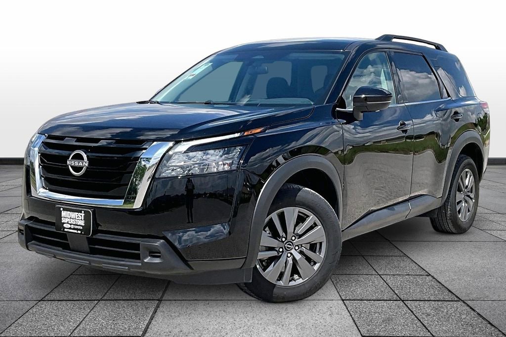 Used 2024 Nissan Pathfinder SV