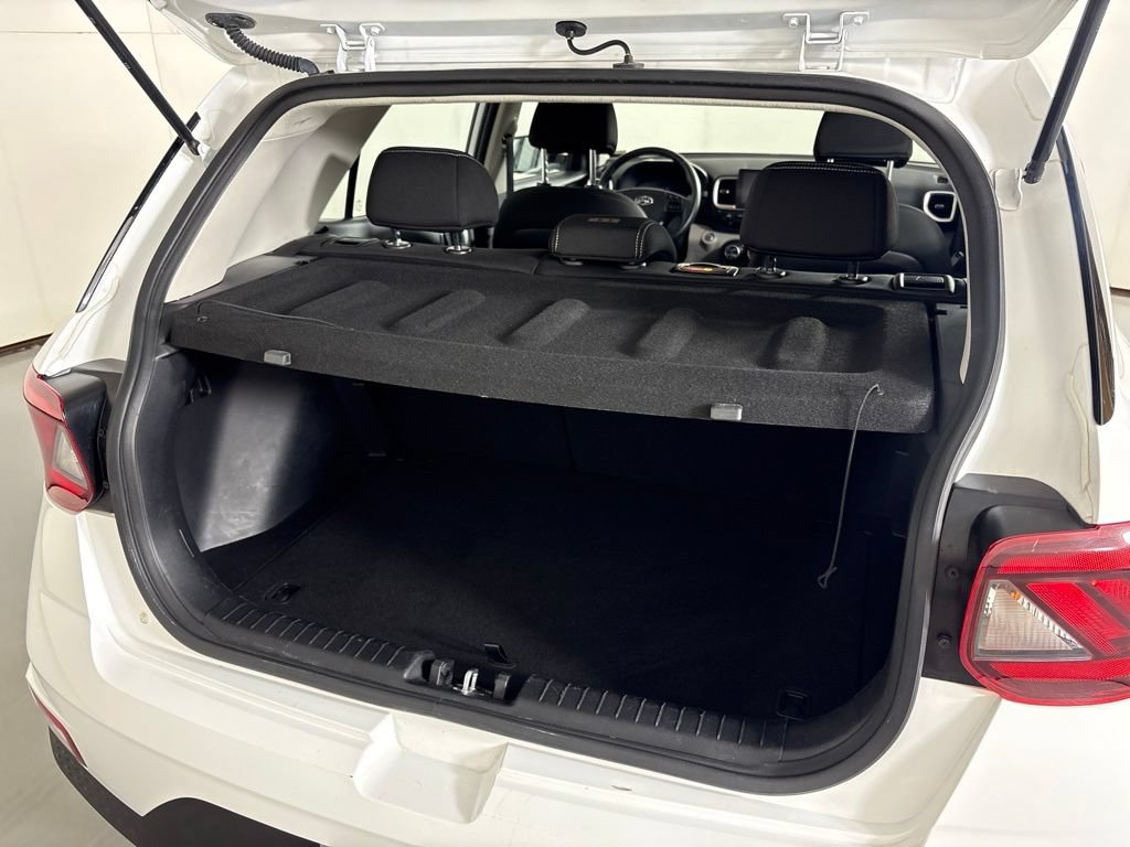 Used 2025 Hyundai Venue SEL FWD image 20