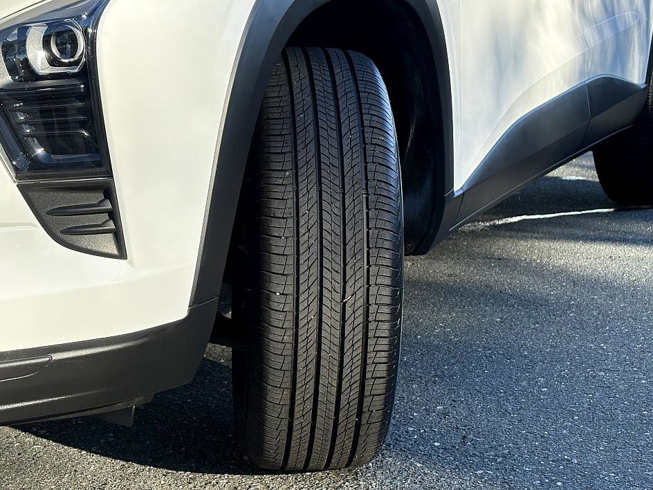 Certified 2025 Chevrolet Trax LS image 28