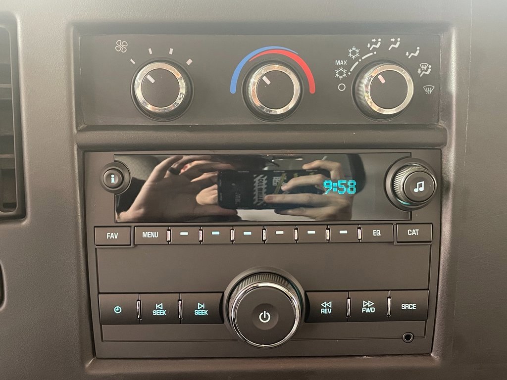 Used 2015 Chevrolet Express 2500 image 20