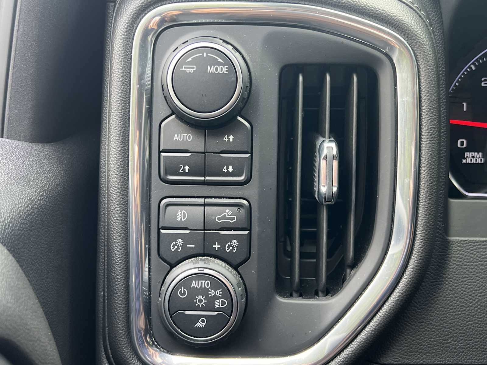 Used 2022 Chevrolet Silverado 2500 LTZ w/ LTZ Plus Package image 18