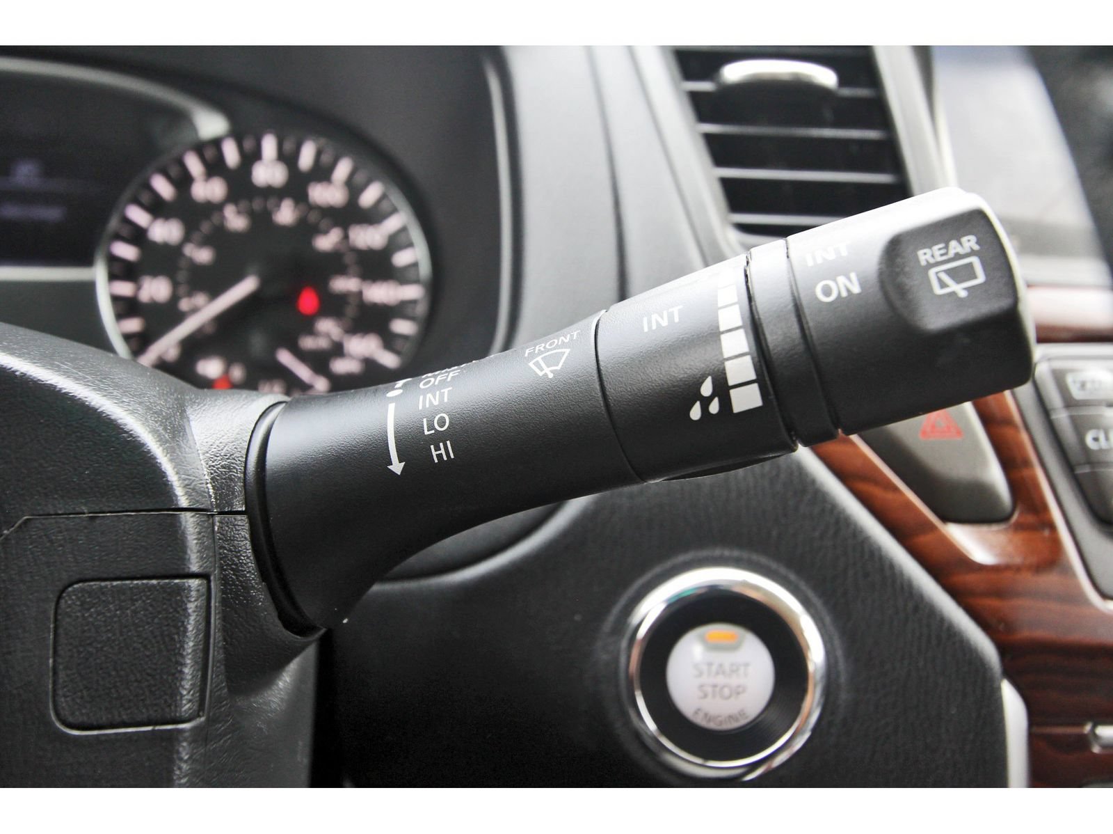 Used 2019 Nissan Pathfinder Platinum FWD image 23