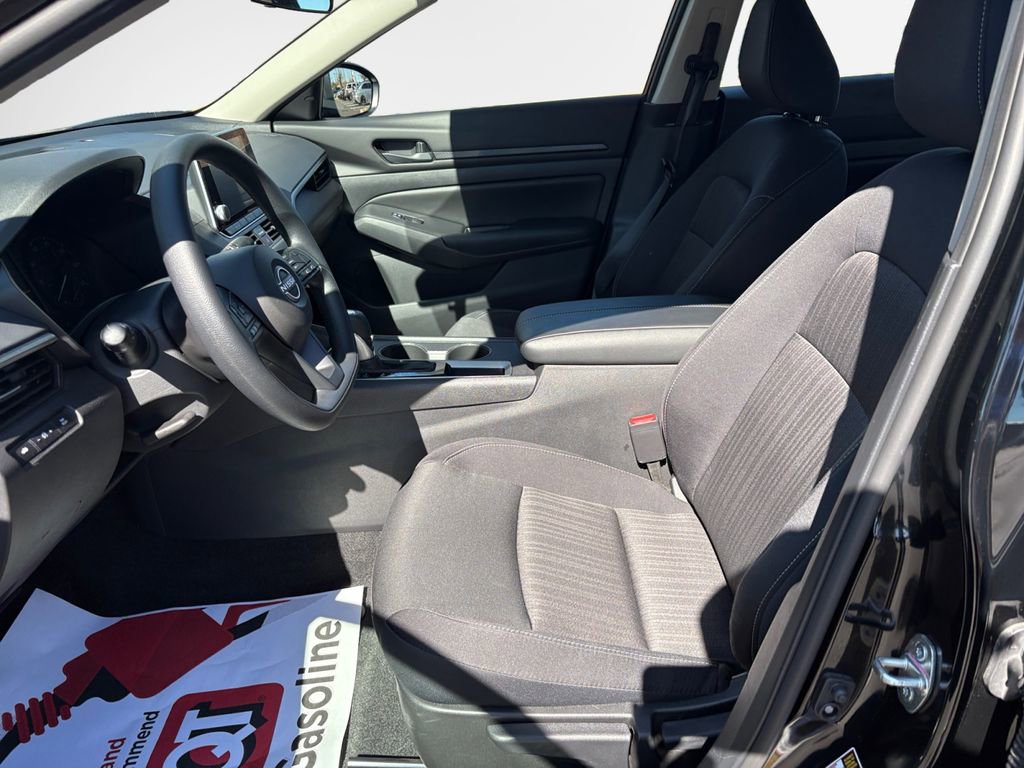 Used 2025 Nissan Altima 2.5 S image 12