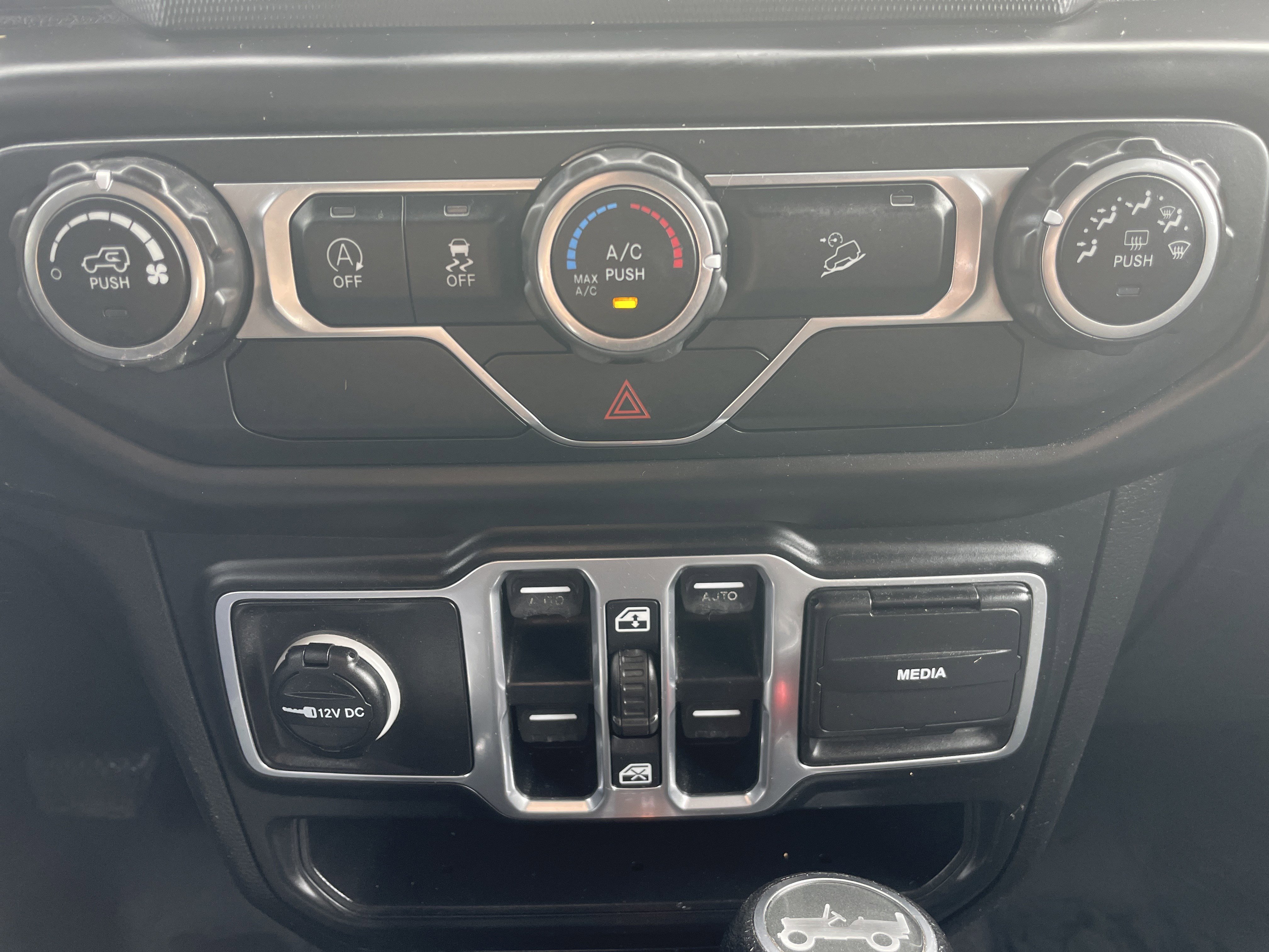 Used 2018 Jeep Wrangler Unlimited Sport S image 46