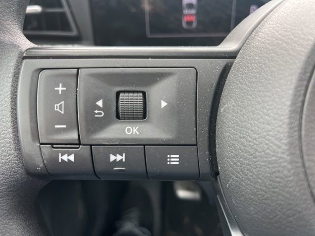Used 2025 Nissan Kicks S AWD/4WD image 7