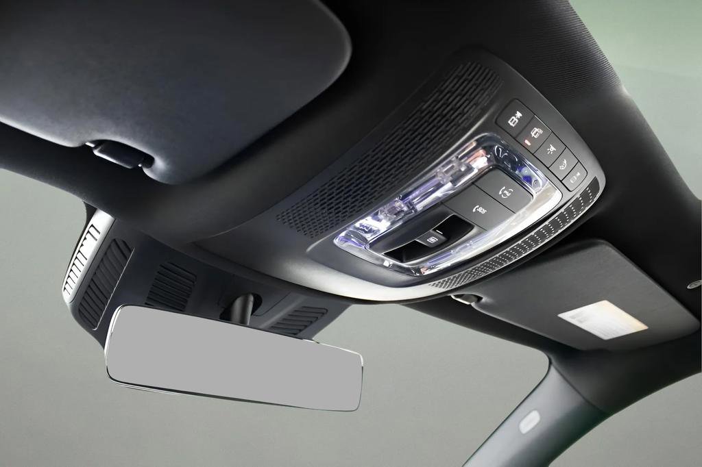 Used 2024 Mercedes-Benz GLB 250 4MATIC image 21