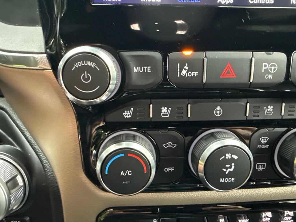 Used 2019 RAM 1500 Laramie AWD/4WD image 31