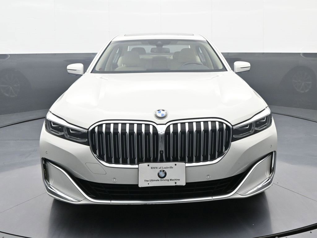 Used 2021 BMW 740i xDrive image 2