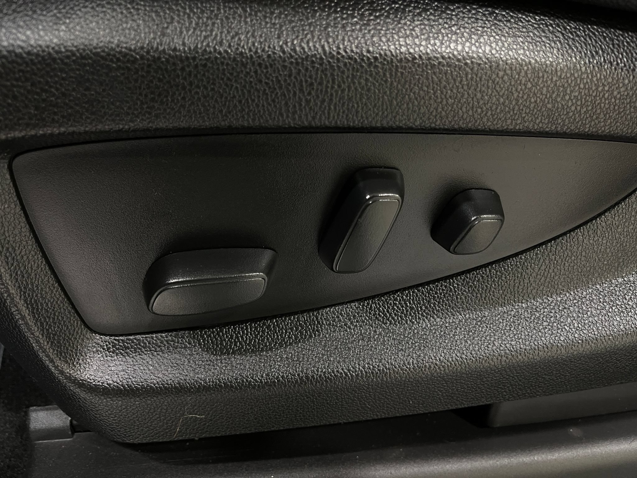Used 2018 Chevrolet Tahoe LS AWD/4WD image 14
