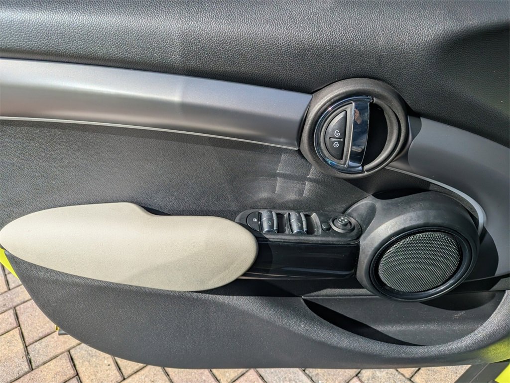 Used 2023 MINI Cooper S w/ Signature Upholstery Package image 27