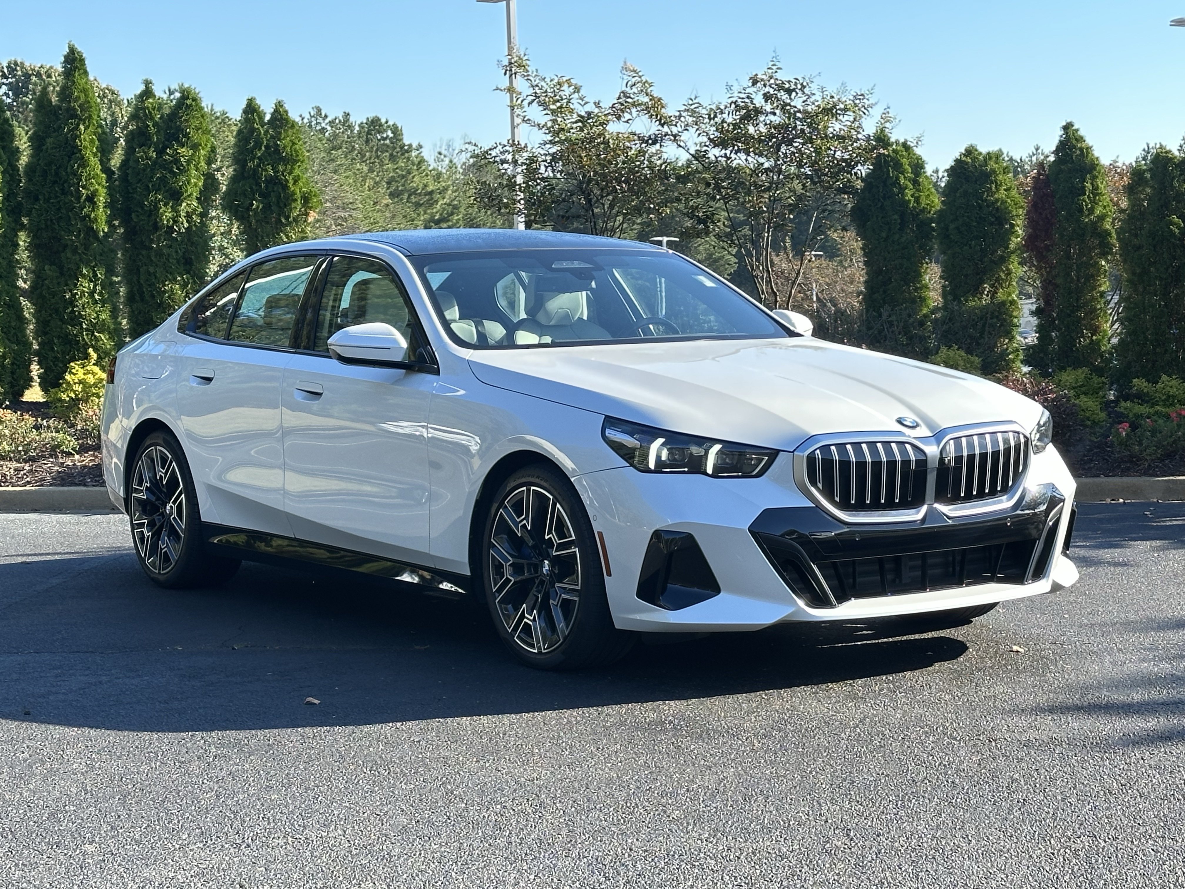 Used 2024 BMW 530i w/ M Sport Package RWD image 2