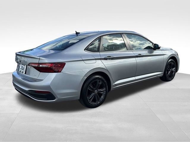 Used 2022 Volkswagen Jetta SE image 24