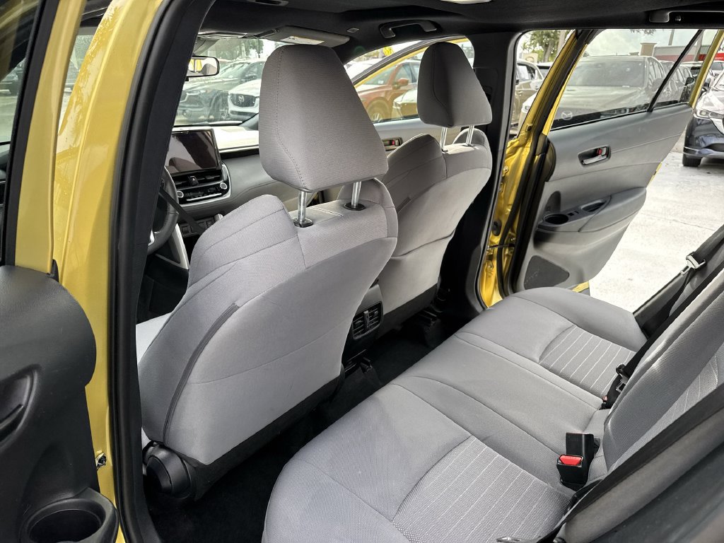 Used 2023 Toyota Corolla Cross AWD Hybrid w/ Moonroof Package image 34