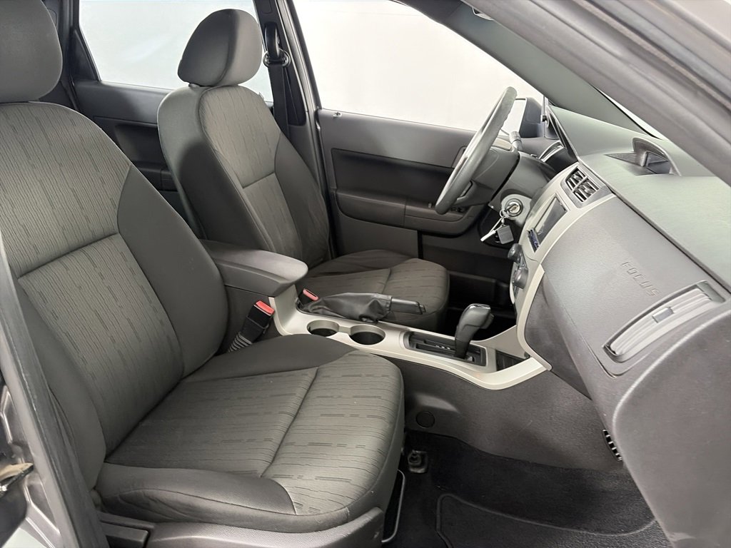 Used 2010 Ford Focus SE image 27