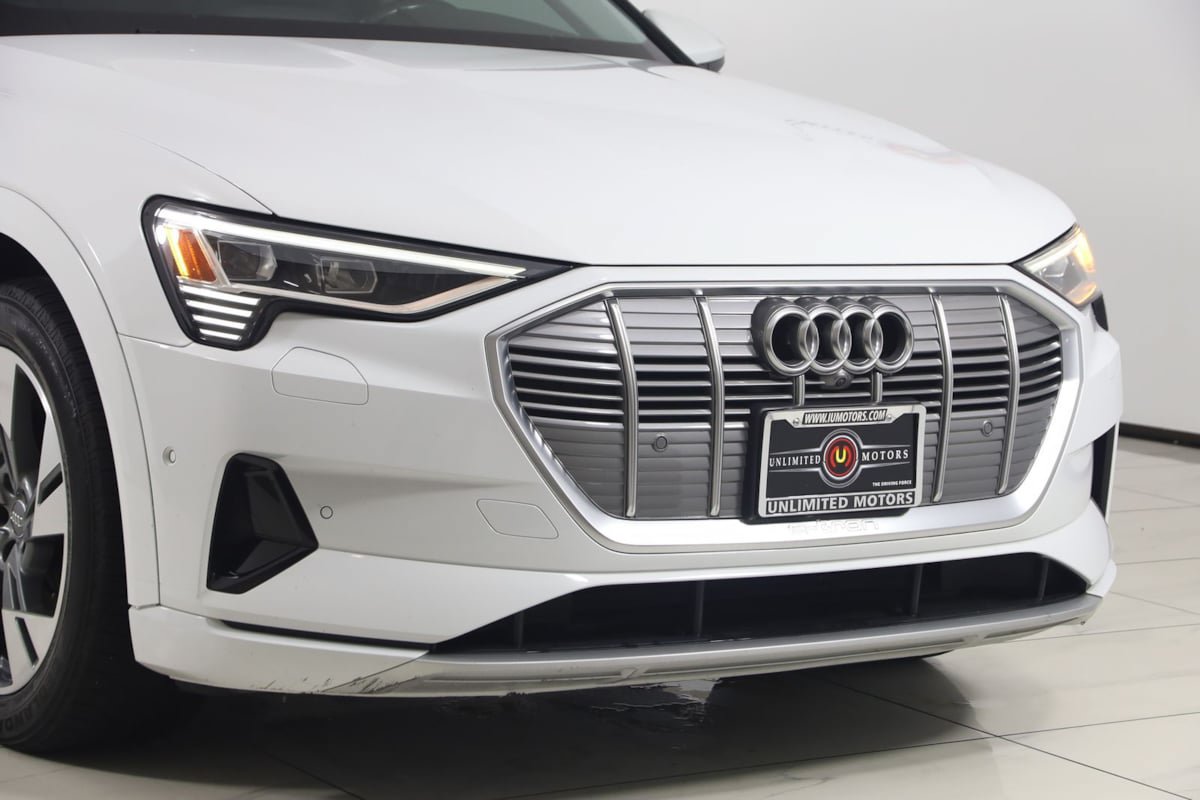 Used 2020 Audi e-tron Premium Plus AWD/4WD image 36