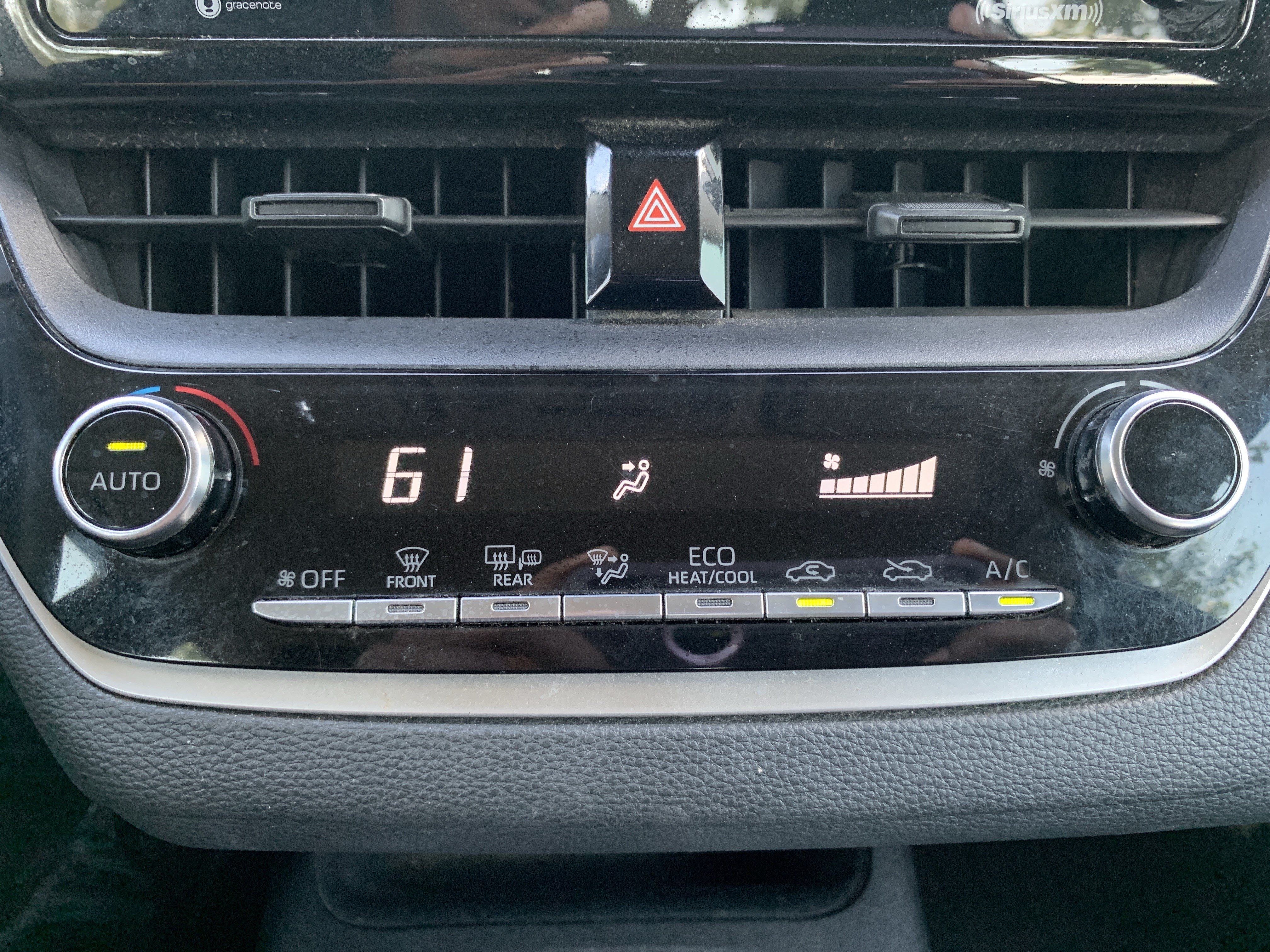 Used 2021 Toyota Corolla LE FWD image 29