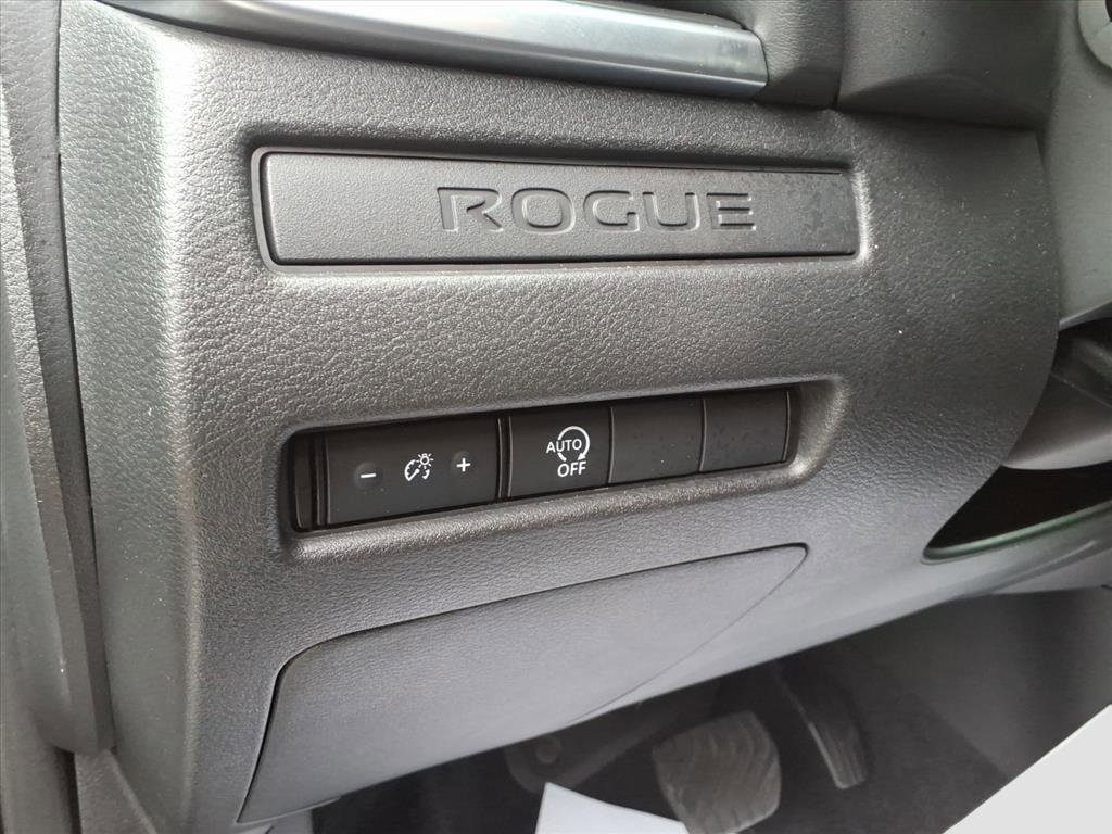 Certified 2025 Nissan Rogue S image 17