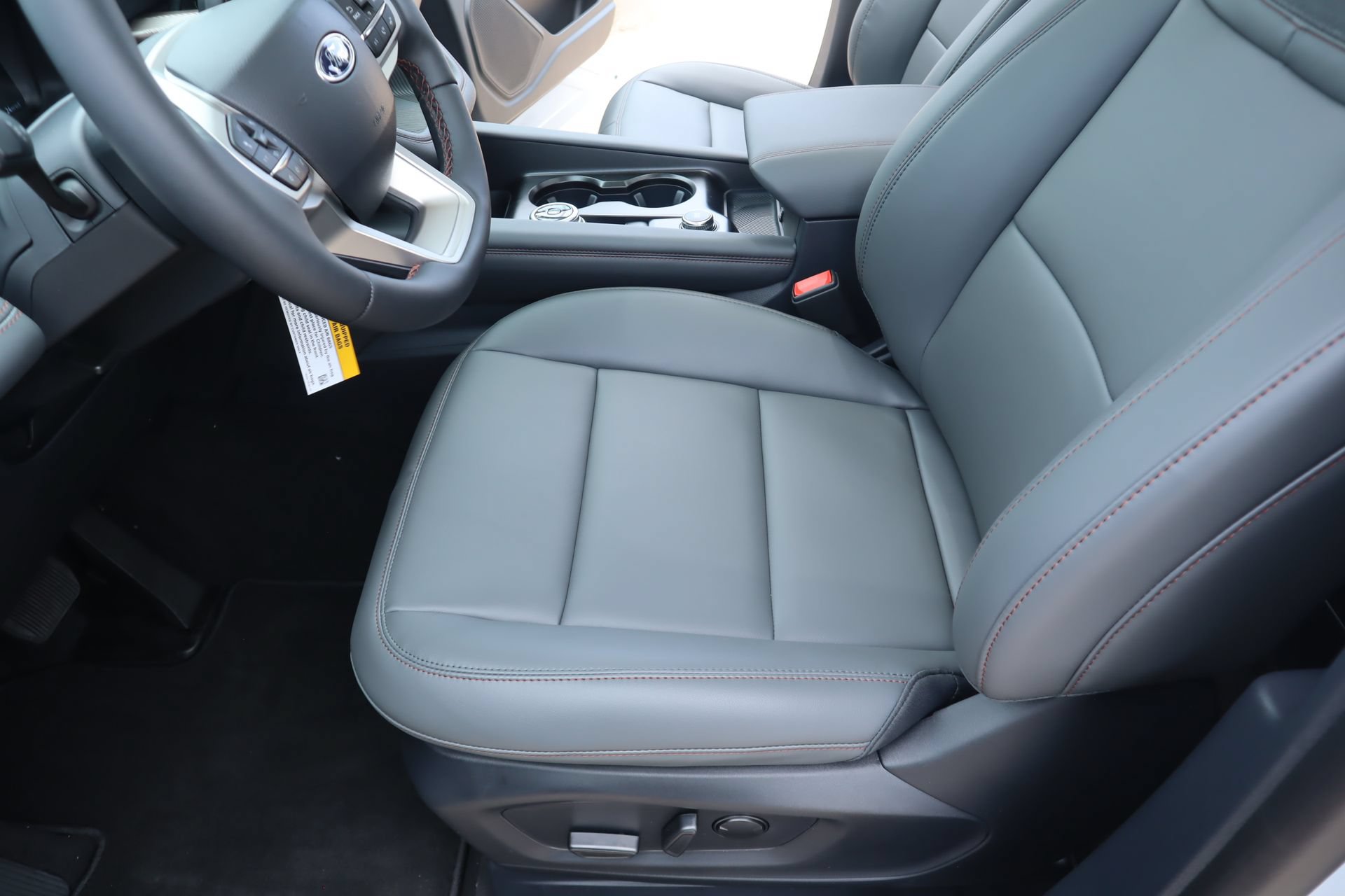 New 2026 Ford Explorer Active w/ Active Comfort Package AWD/4WD image 11