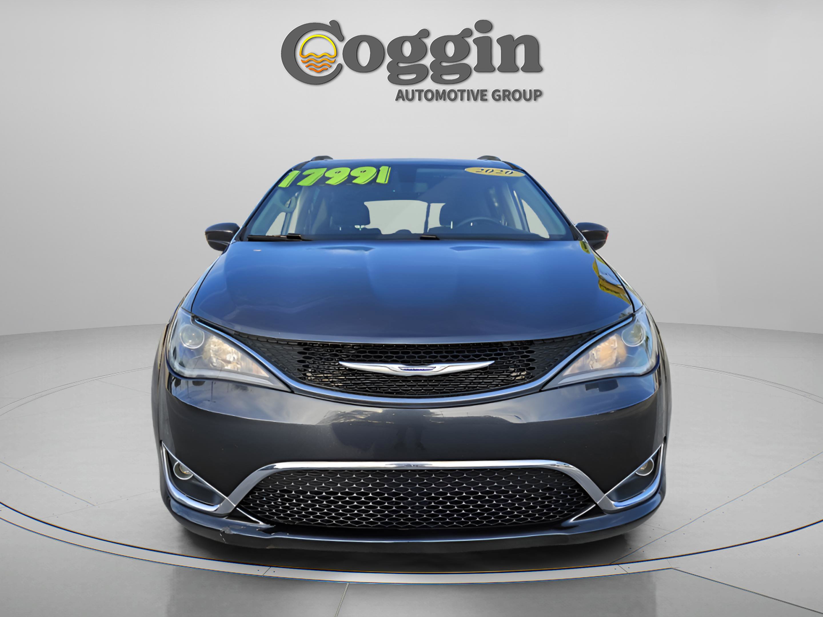 Used 2020 Chrysler Pacifica Touring-L image 7