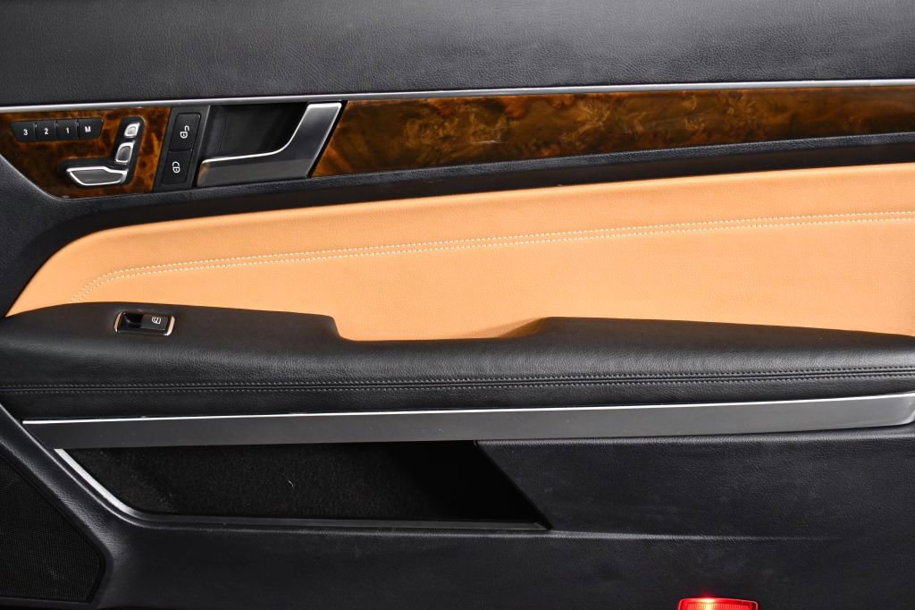 Used 2015 Mercedes-Benz E 400 4MATIC Coupe image 28