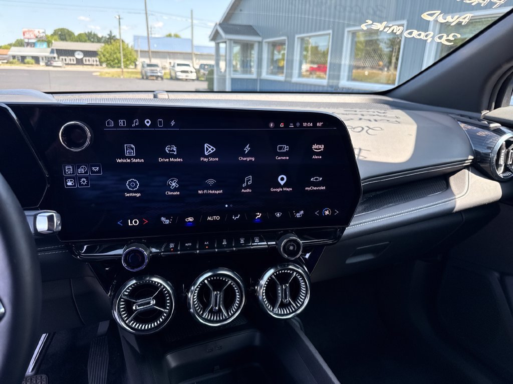 Used 2024 Chevrolet Blazer EV LT AWD/4WD image 18