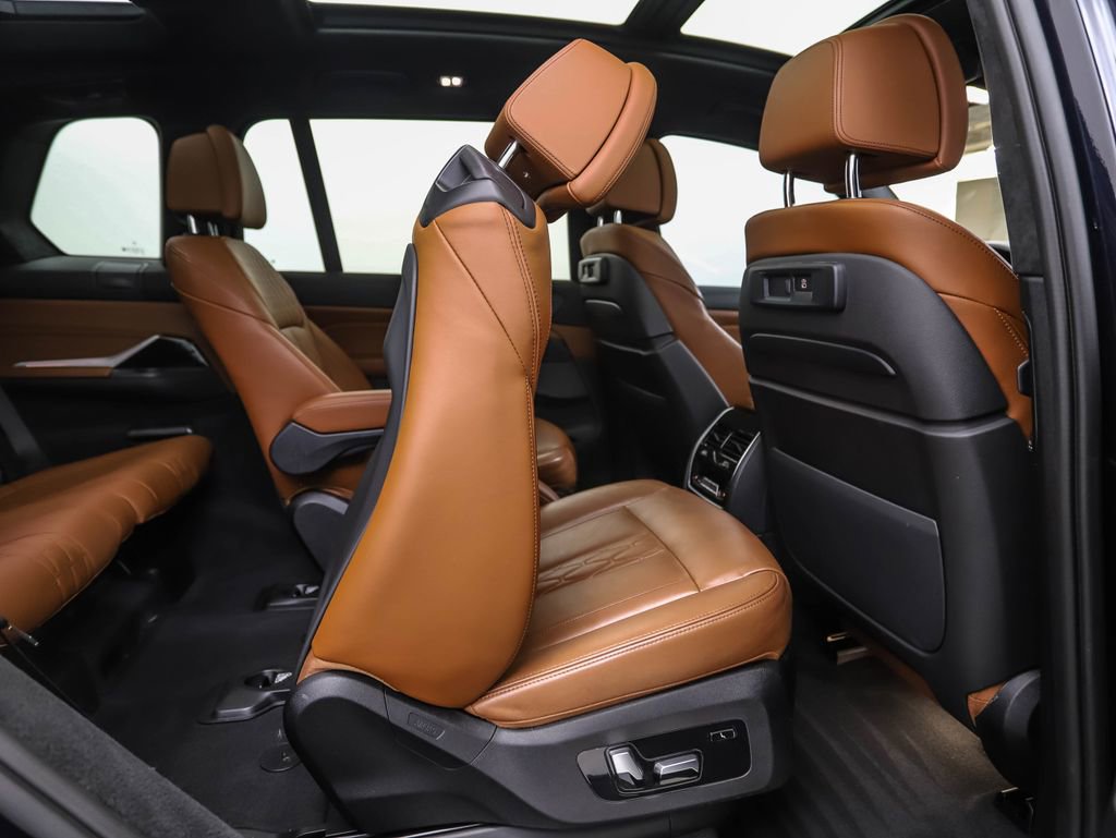 Certified 2022 BMW X7 M50i image 32