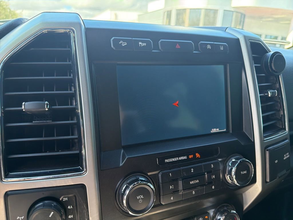 Used 2020 Ford F150 Lariat image 12